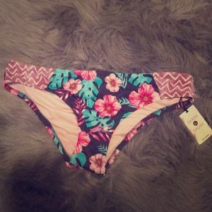 Cheeky bathing suit bottoms